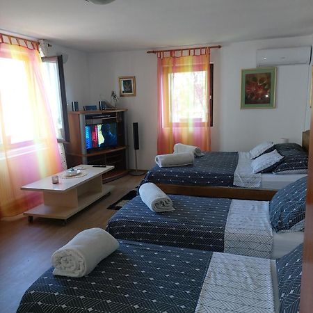Studio Apartman Kotro Beli Manastir Exterior photo