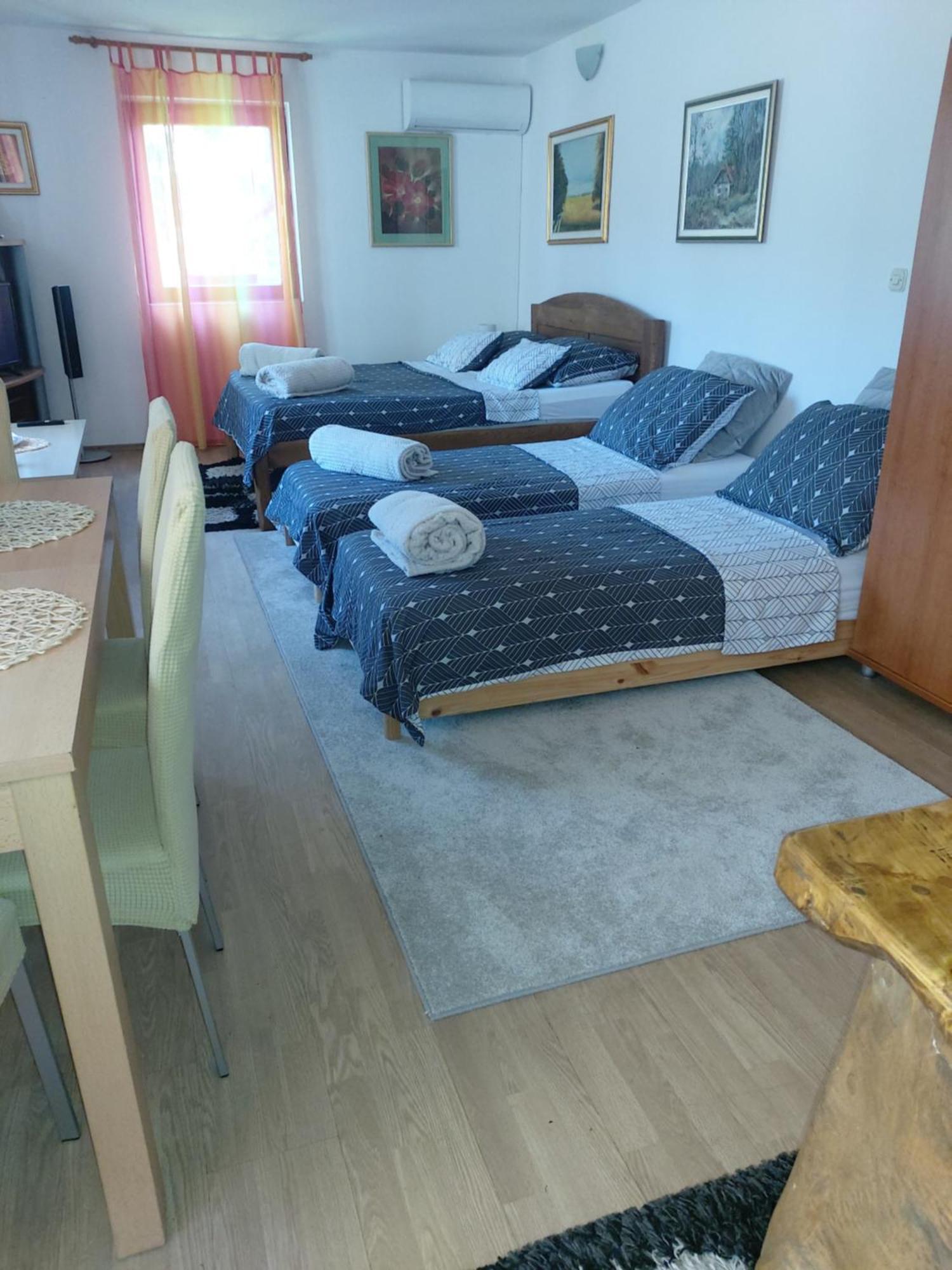 Studio Apartman Kotro Beli Manastir Exterior photo